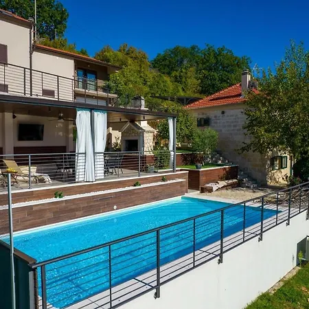 Little Arya Otok (Split-Dalmatia)