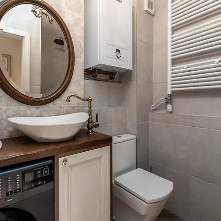 Little Arya * Otok (Split-Dalmatia)