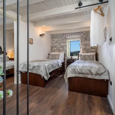 Little Arya ヴィラ