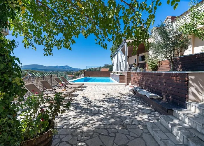 Little Arya * Otok (Split-Dalmatia)