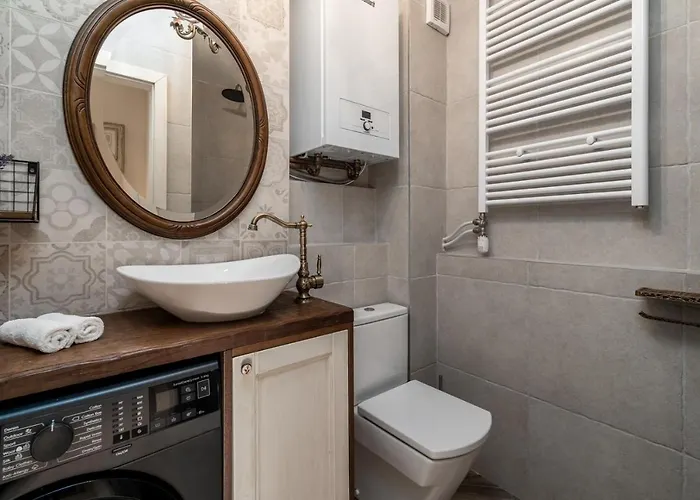 Little Arya * Otok (Split-Dalmatia)