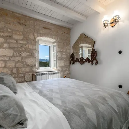 Little Arya Villa Otok (Split-Dalmatia)