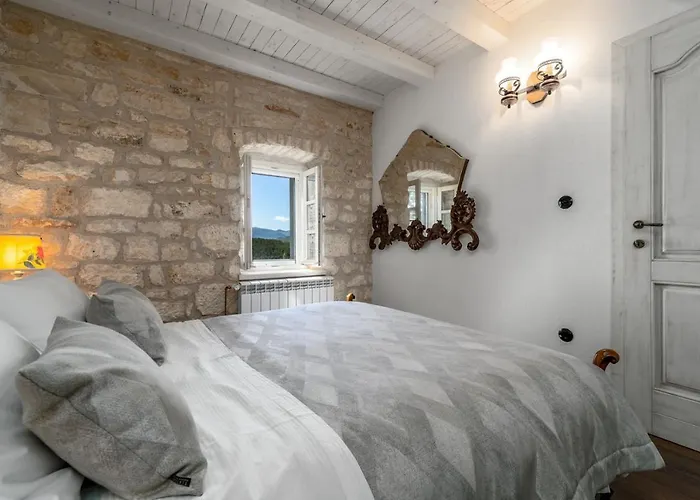 Little Arya Villa Otok (Split-Dalmatia)