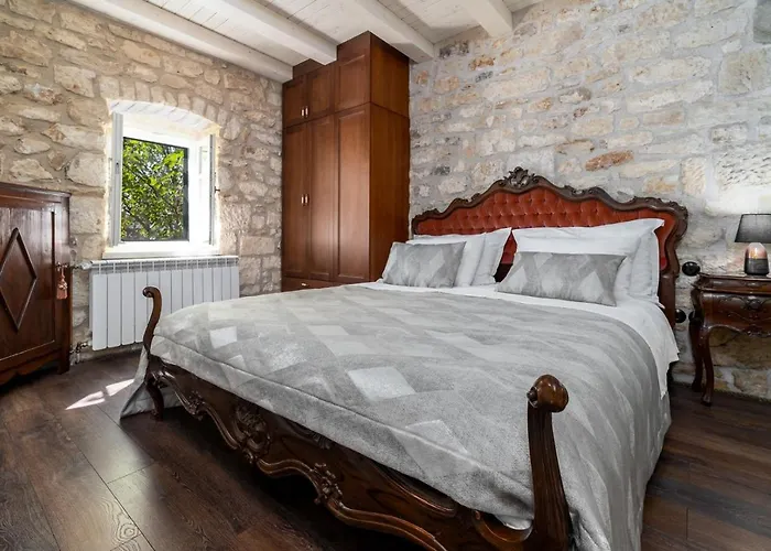 Little Arya Otok (Split-Dalmatia)